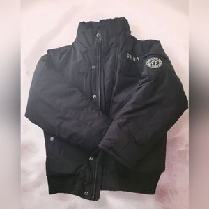 DKNY Boys Black Puffer Jacket lined/ inside  place for name tag size Small (8)